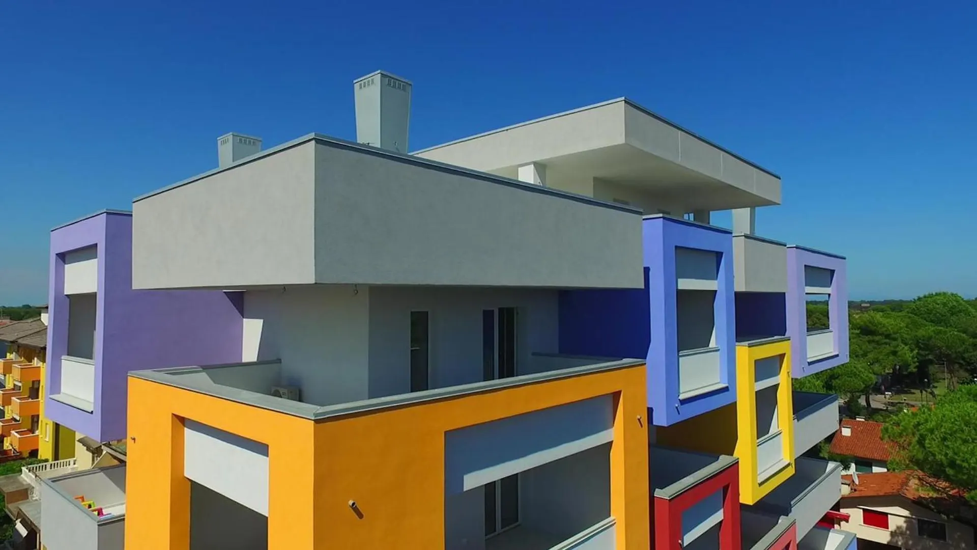 Design And Comfort In Central Bibione Apartment