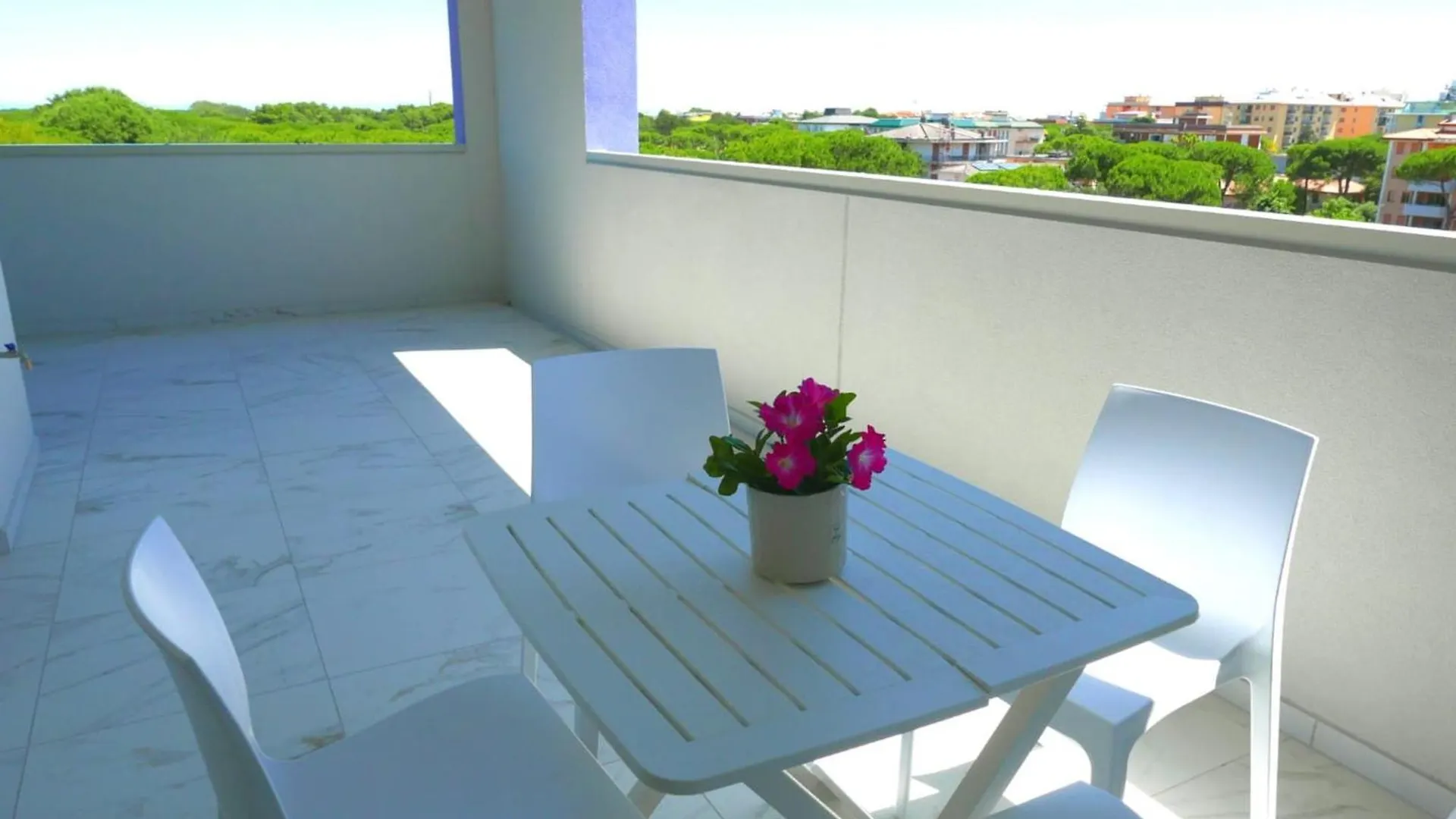 Apartment Design And Comfort In Central Bibione Italy