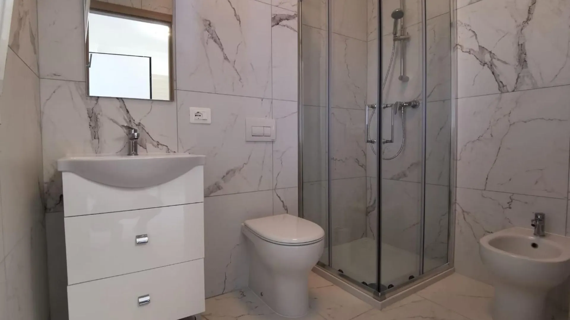 Design And Comfort In Central Bibione 0*,  Italy